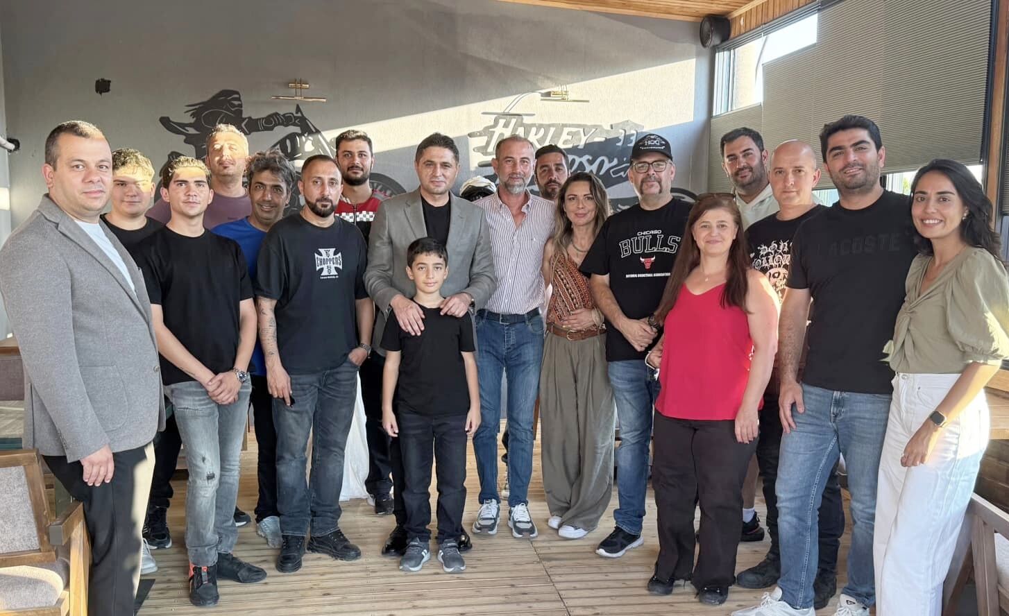 Aliağa’da motorcuların buluşma noktası: Bulls Moto Cafe açıldı
