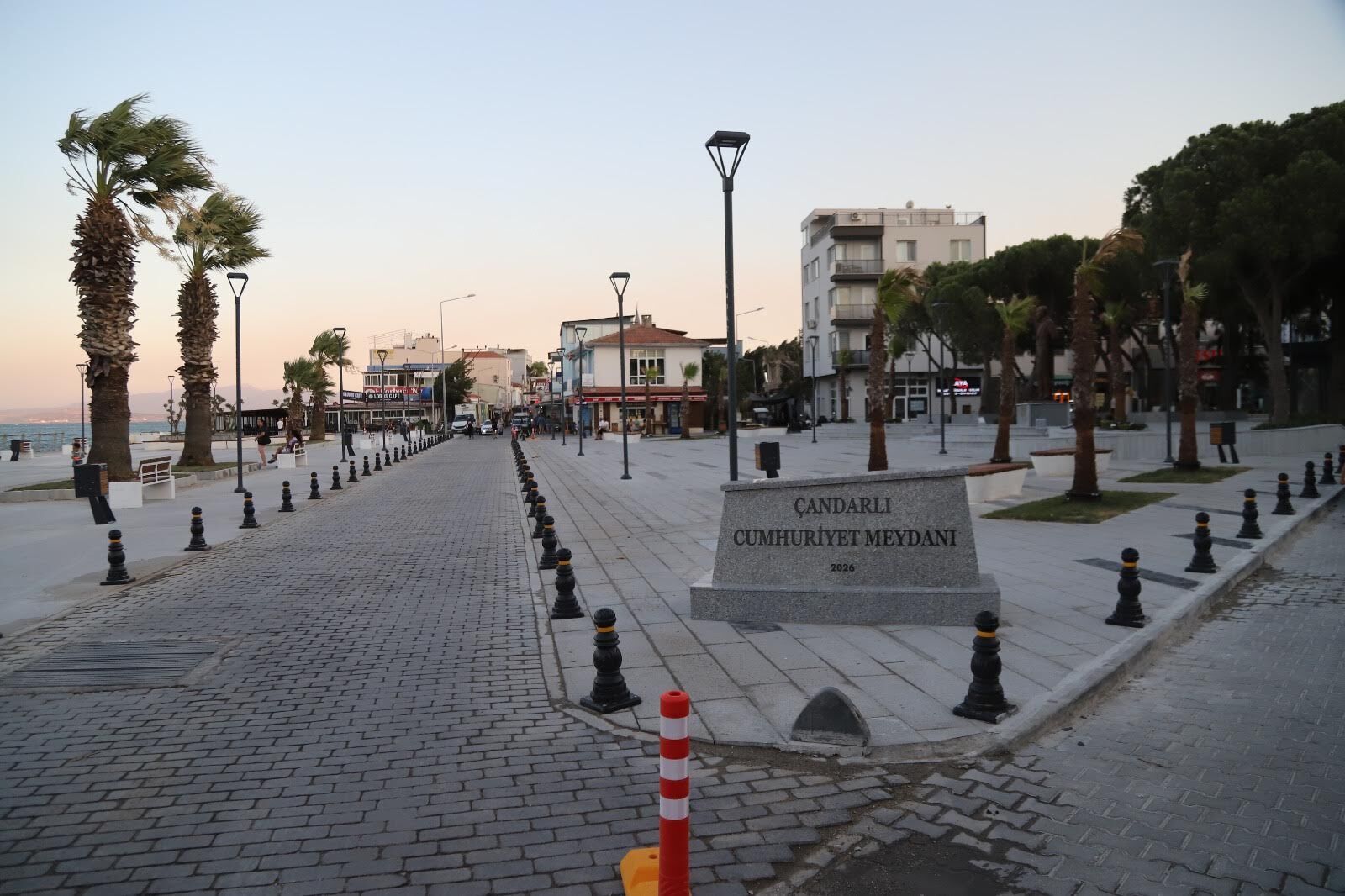 Çandarlı’ya yeni Cumhuriyet Meydanı: Açılışta Deniz Seki sahne alacak