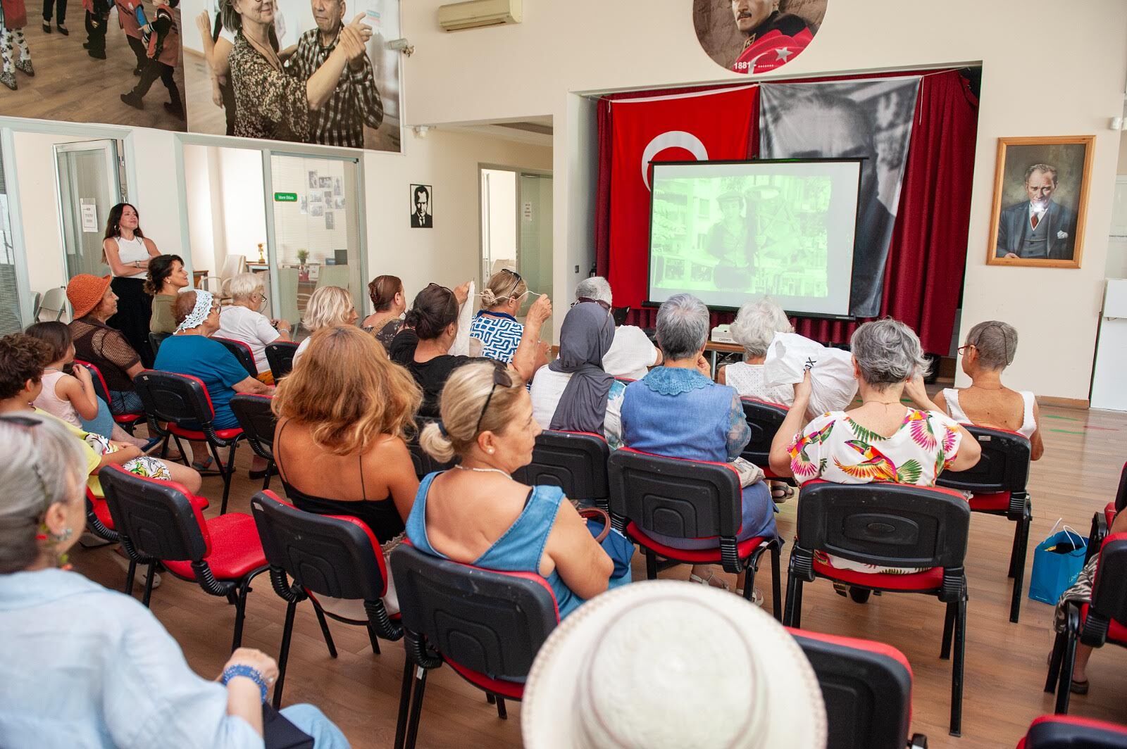 Bilge Çınarlar örgü atölyesinde bir araya geldi
