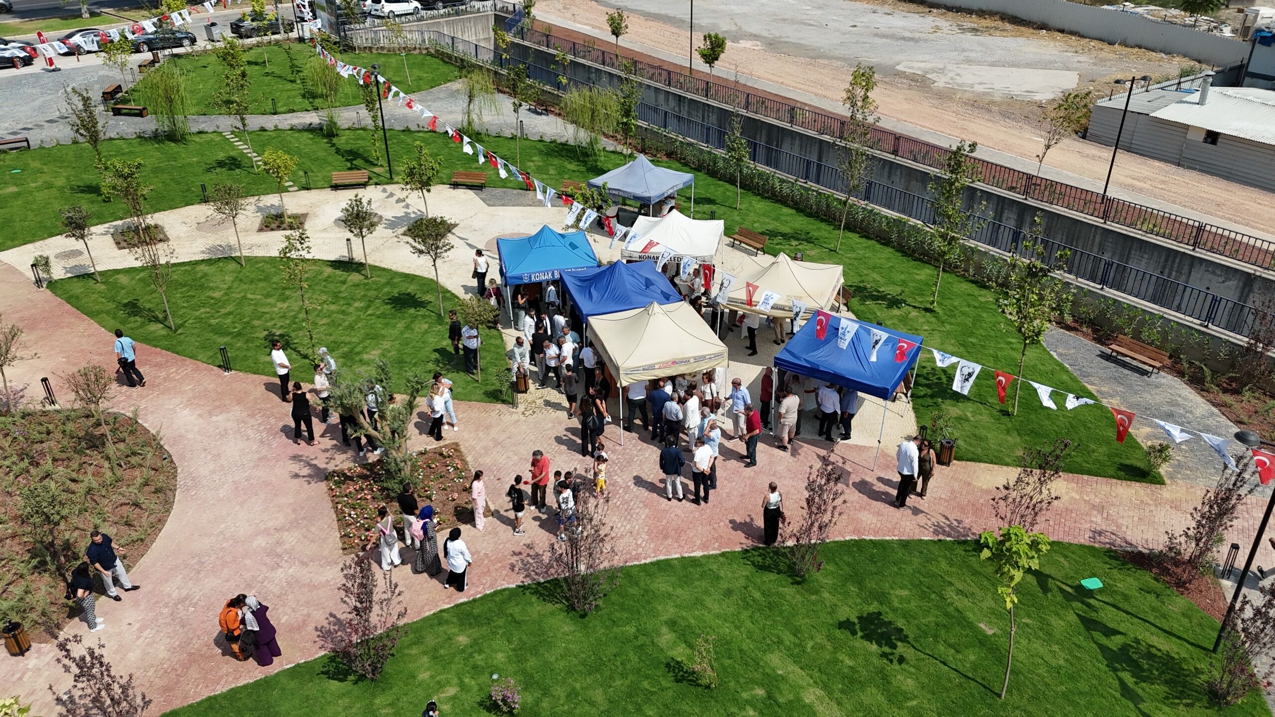 Konak’a nefes aldıracak: 6 bin metrekarelik yeni yaşam alanı hizmete açıldı