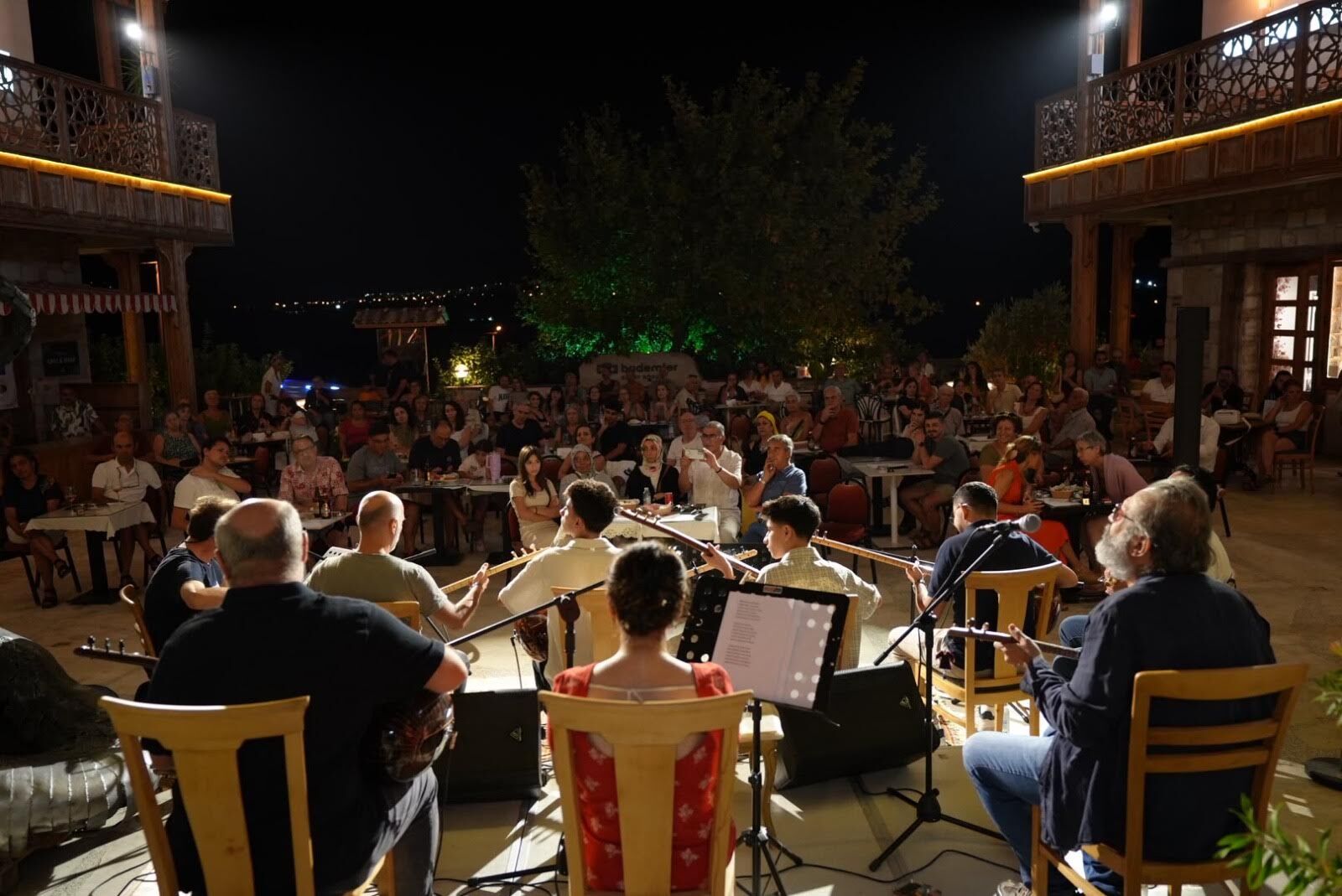 TeosFest'te ikinci gün coşkusu: Sanatın merkezi Seferihisar