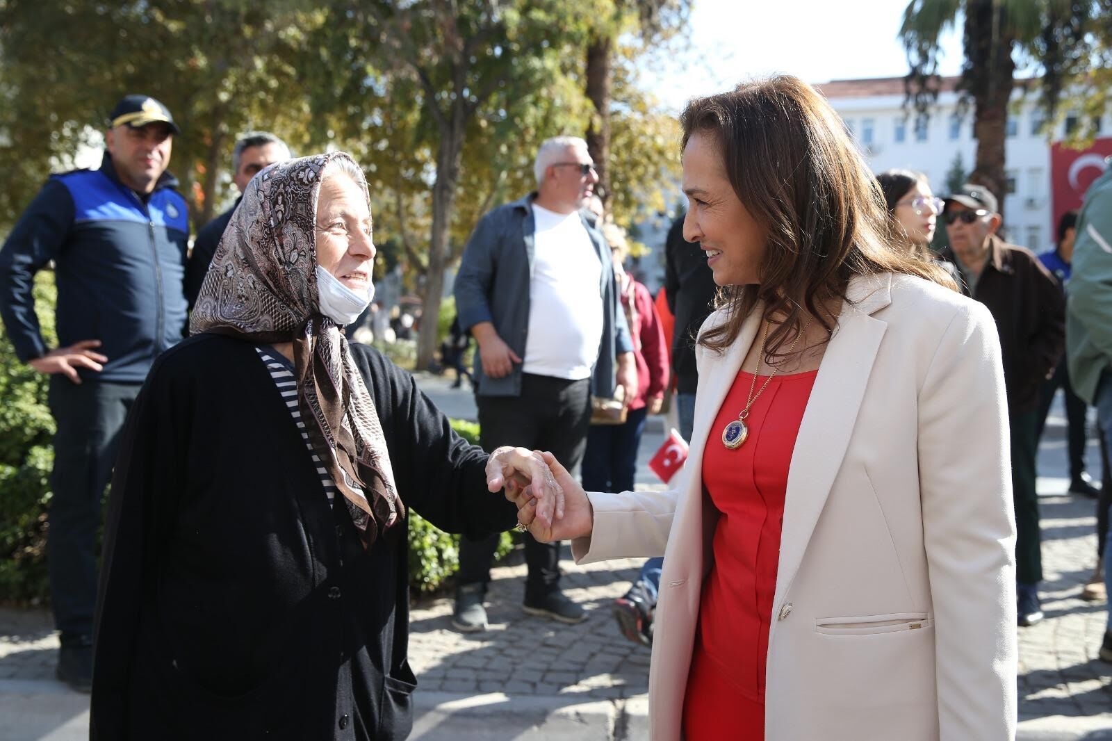 Karşıyaka’da kadının adı var: Danışma merkezleri dayanışmaya güç katıyor!