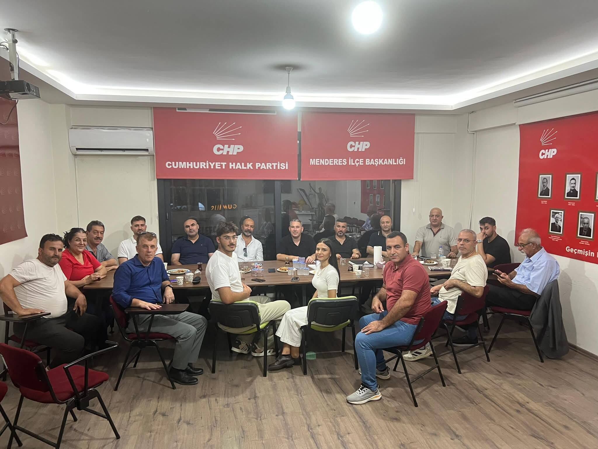 CHP Menderes’te yeni yönetim belli oldu… Başkan Karabel: Vatandaşlarımızla kucaklaşıyoruz