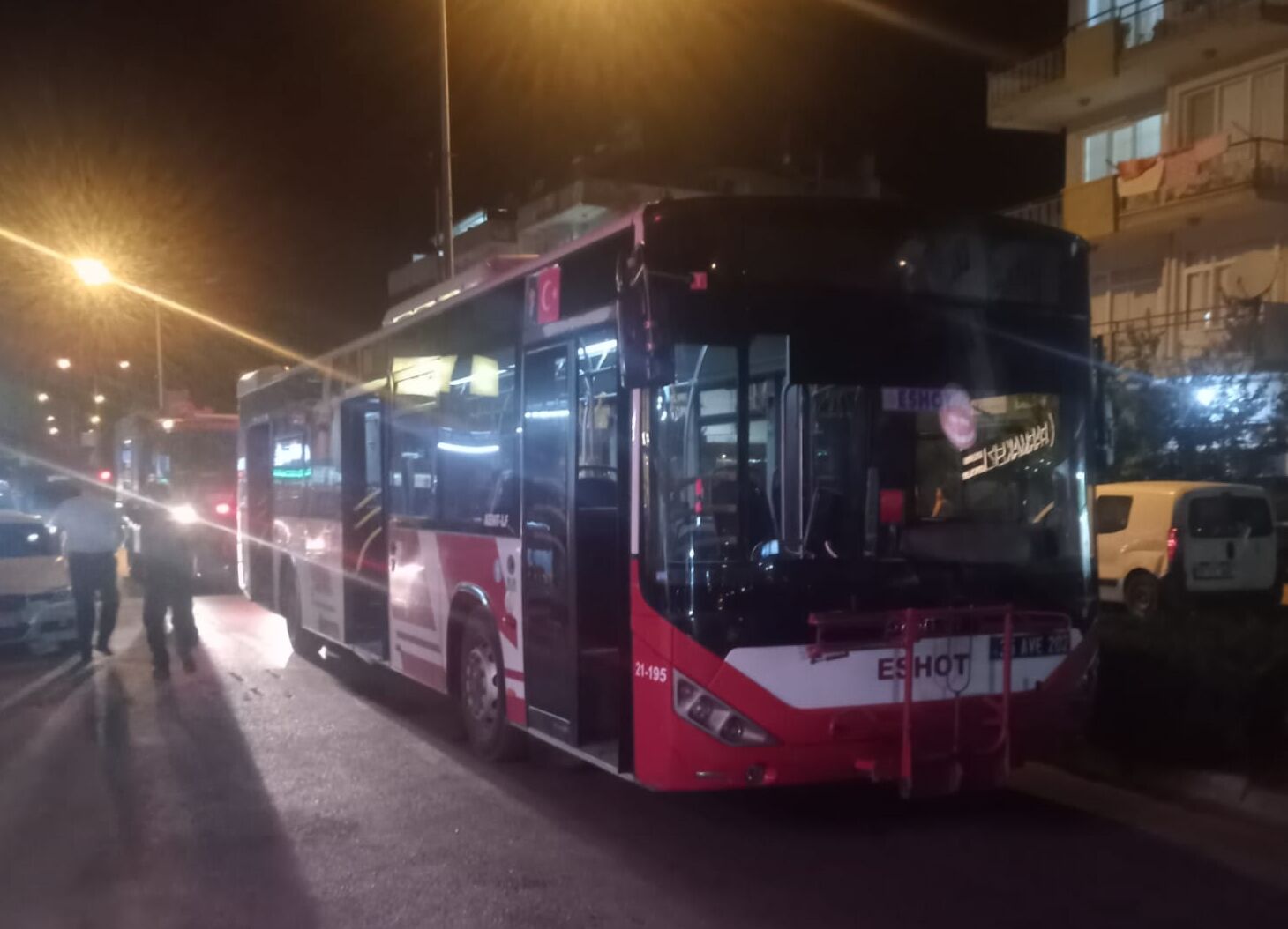 Bayındır’da korkutan duman… ESHOT’un motoru yandı