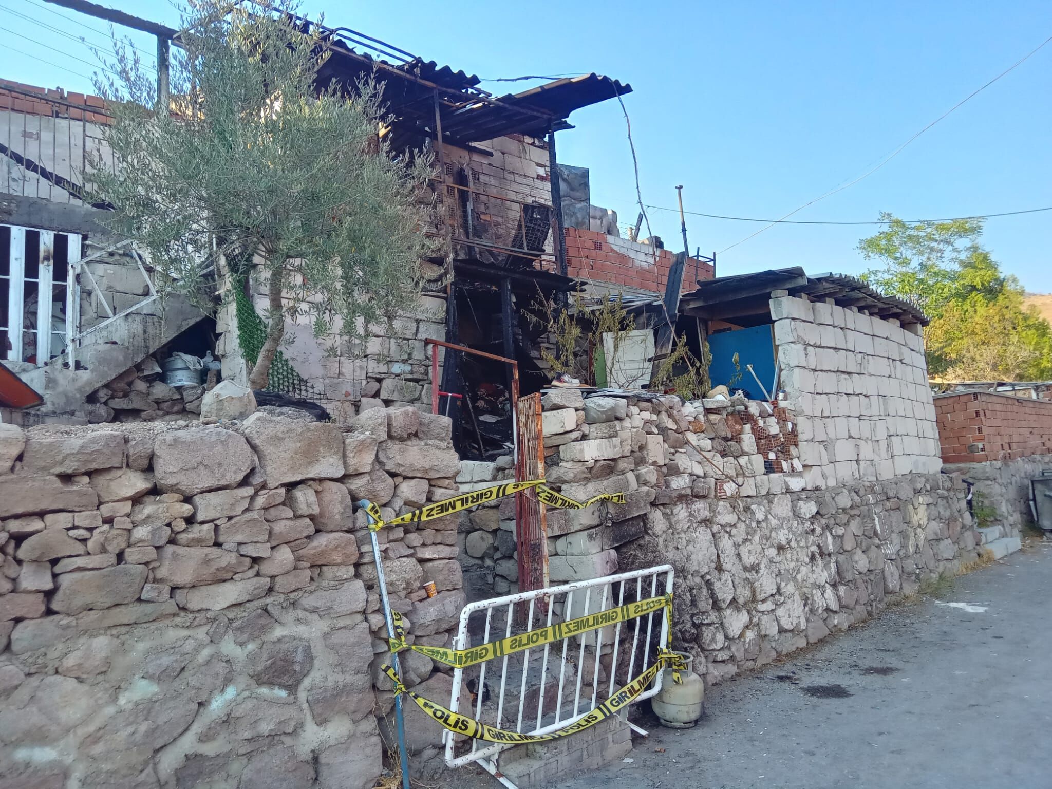 Güzeltepe kabusu yaşıyor: Biz artık evde yanmaktan korkuyoruz!