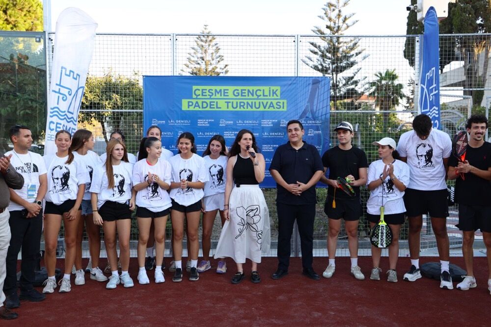 Çeşme’de Spora Yeni Yatırım 16 Eylül Kurtuluş Parkı’na Padel Kortu Kazandırıldıphoto 2026 08 20 21 22 10 2