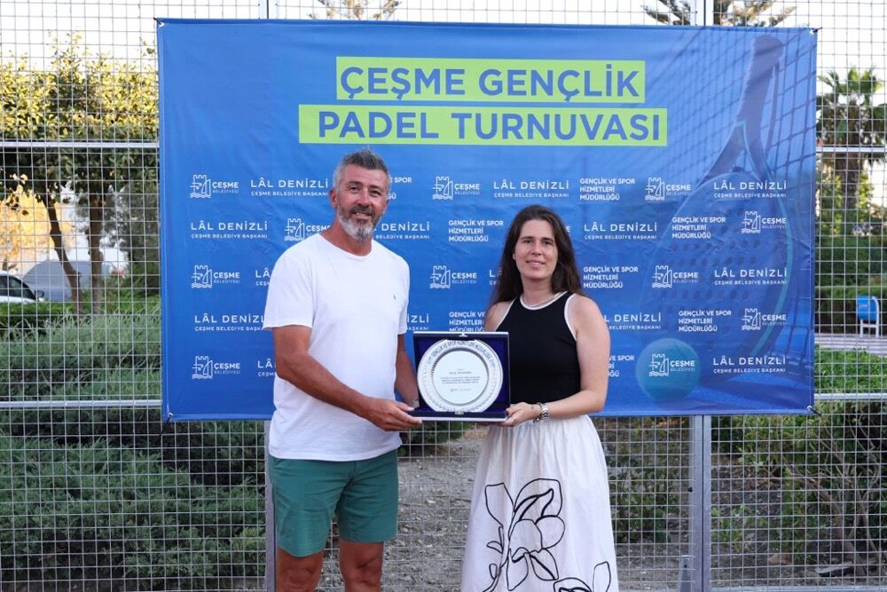 Çeşme’de Spora Yeni Yatırım 16 Eylül Kurtuluş Parkı’na Padel Kortu Kazandırıldıphoto 2026 08 20 21 22 28