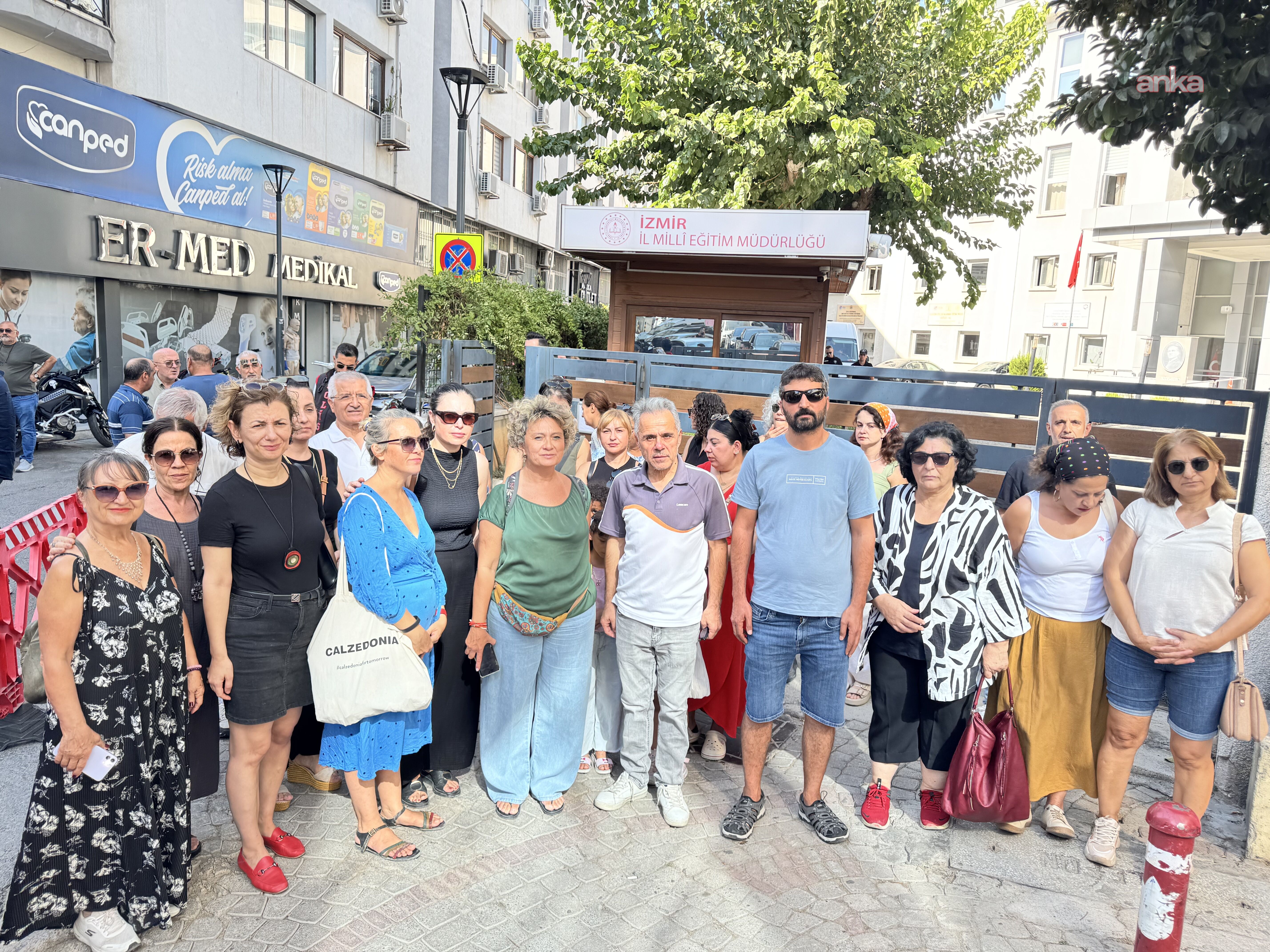 İzmir'de velilerden 'okul taşıma' protestosu: Yanlış uygulamaların bedelini biz ödüyoruz