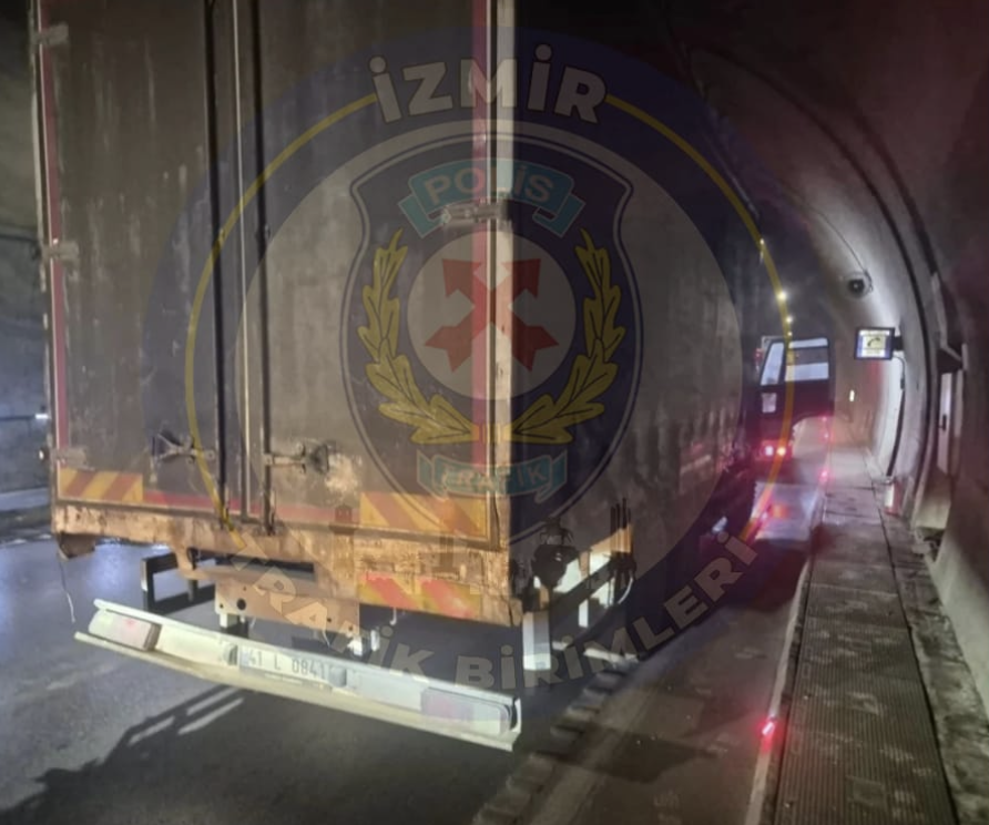 İzmir Trafik Birimleri duyurdu: Sabuncubeli Tüneli trafiğe kapatıldı!