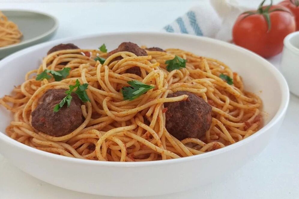 İştahsız çocuklar tabağı silip süpürecek: Köfteli spagetti tarifi’-2