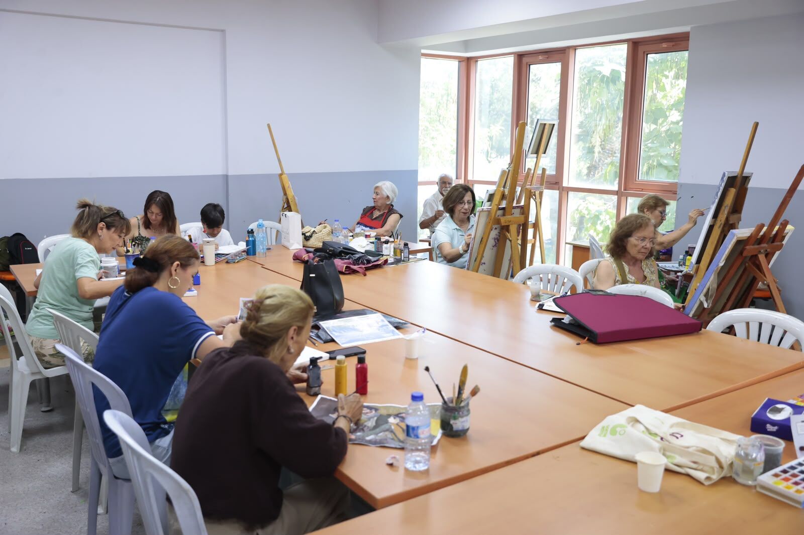 Konak’ta sanat kursları her yaştan yurttaşı buluşturuyor