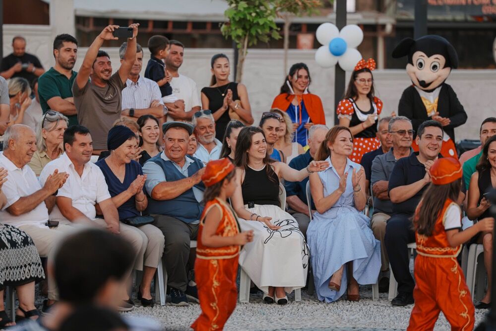 Hayriye Ve Vehbi Özen Çocuk Etkinlik Merkezi Ile Mavi Kelebek Anı Parkı Alaçatı’da Hizmete Açıldıphoto 2026 08 20 21 17 01