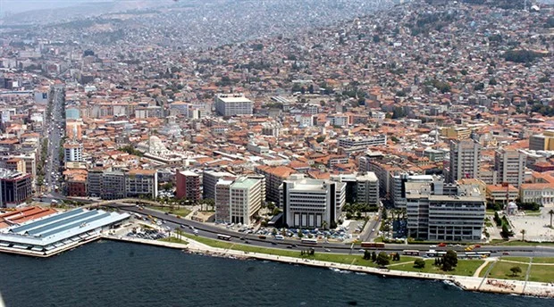 İzmir’de yarı maraton nedeniyle birçok yol trafiğe kapanacak: İşte alternatif güzergahlar!