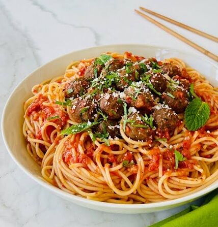 İştahsız çocuklar tabağı silip süpürecek: Köfteli spagetti tarifi’-1