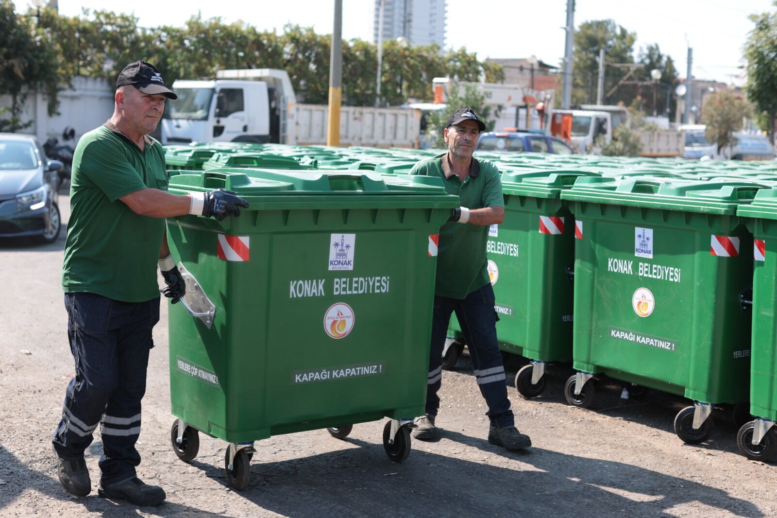 Konak’ın sokaklarına 400 yeni çöp konteyneri!-1
