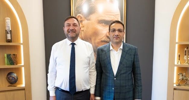 Başkan Yiğit CHP İzmir heyetini makamında ağırladı: Kaldığımız yerden devam