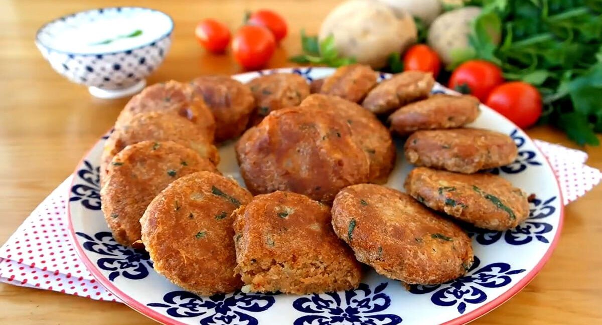 10 dakikada hazır… Dışı çıtır içi yumuşacık patates köftesi tarifi-1