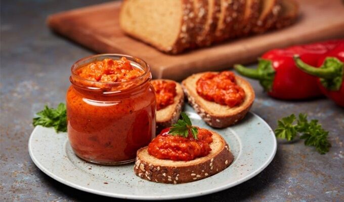Kışlık hazırlıklar yavaştan başlıyor… Patlıcanlı sos (ajvar) nasıl yapılır?-1