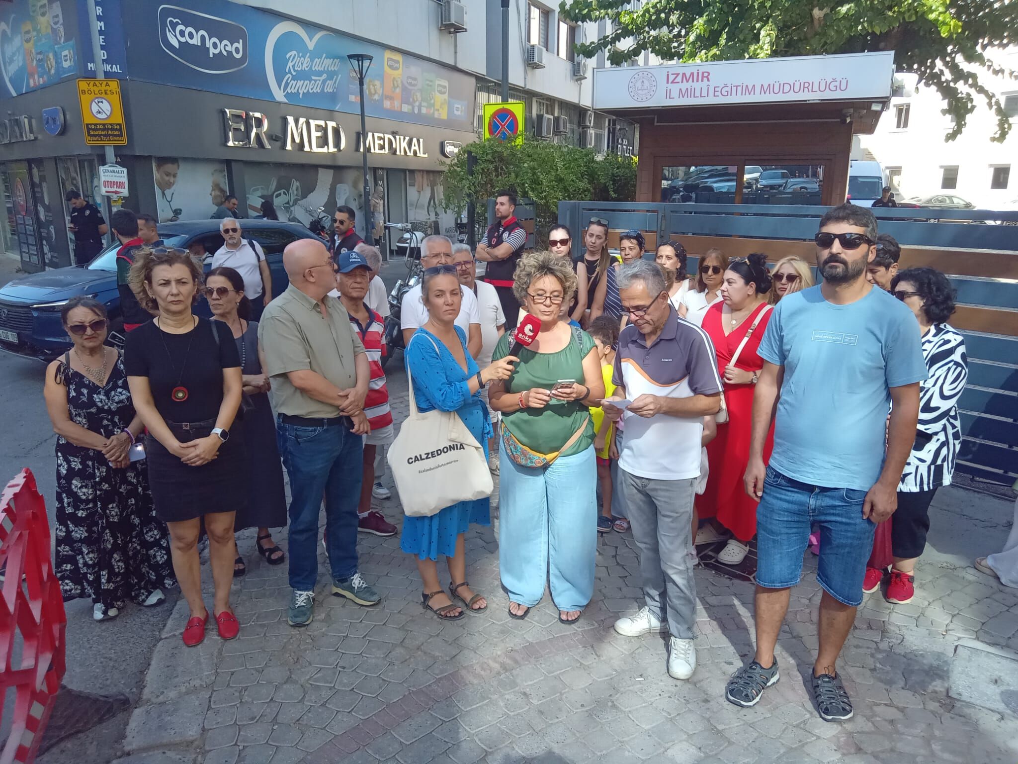 İzmir’de velilerden eğitim tepkisi: Sıkış tepiş eğitim geleceğe haksızlık-2
