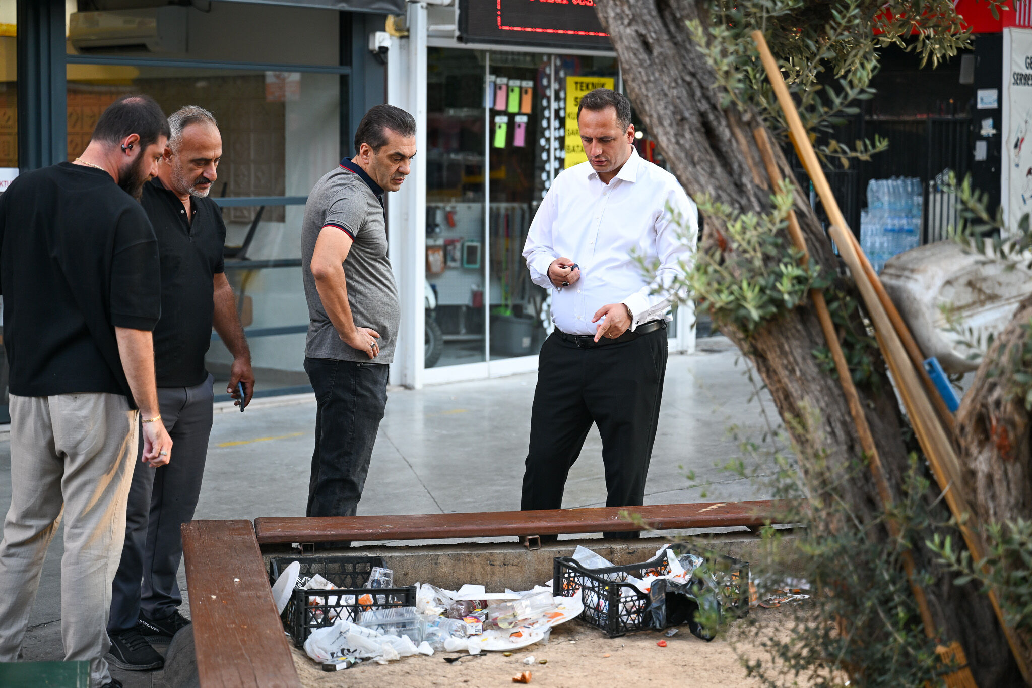 Bornova’da sabah temizliği-2