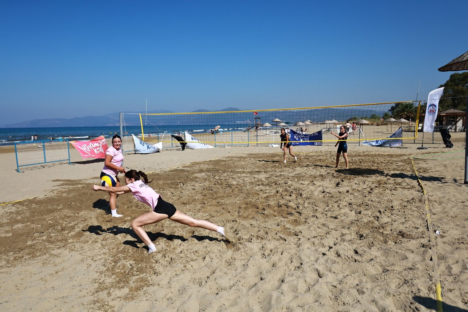 Efes Selçuk’ta Zafer Kupası heyecanı sürüyor
