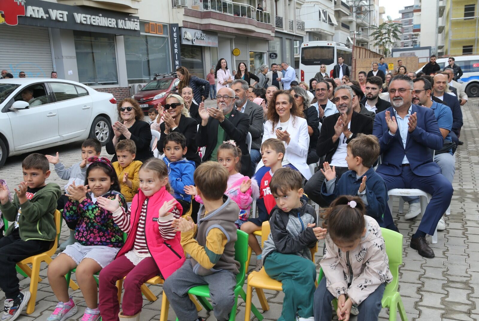 Karşıyaka’nın çocuklarına müjde: Kent 95 Parkı hizmete açıldı-1