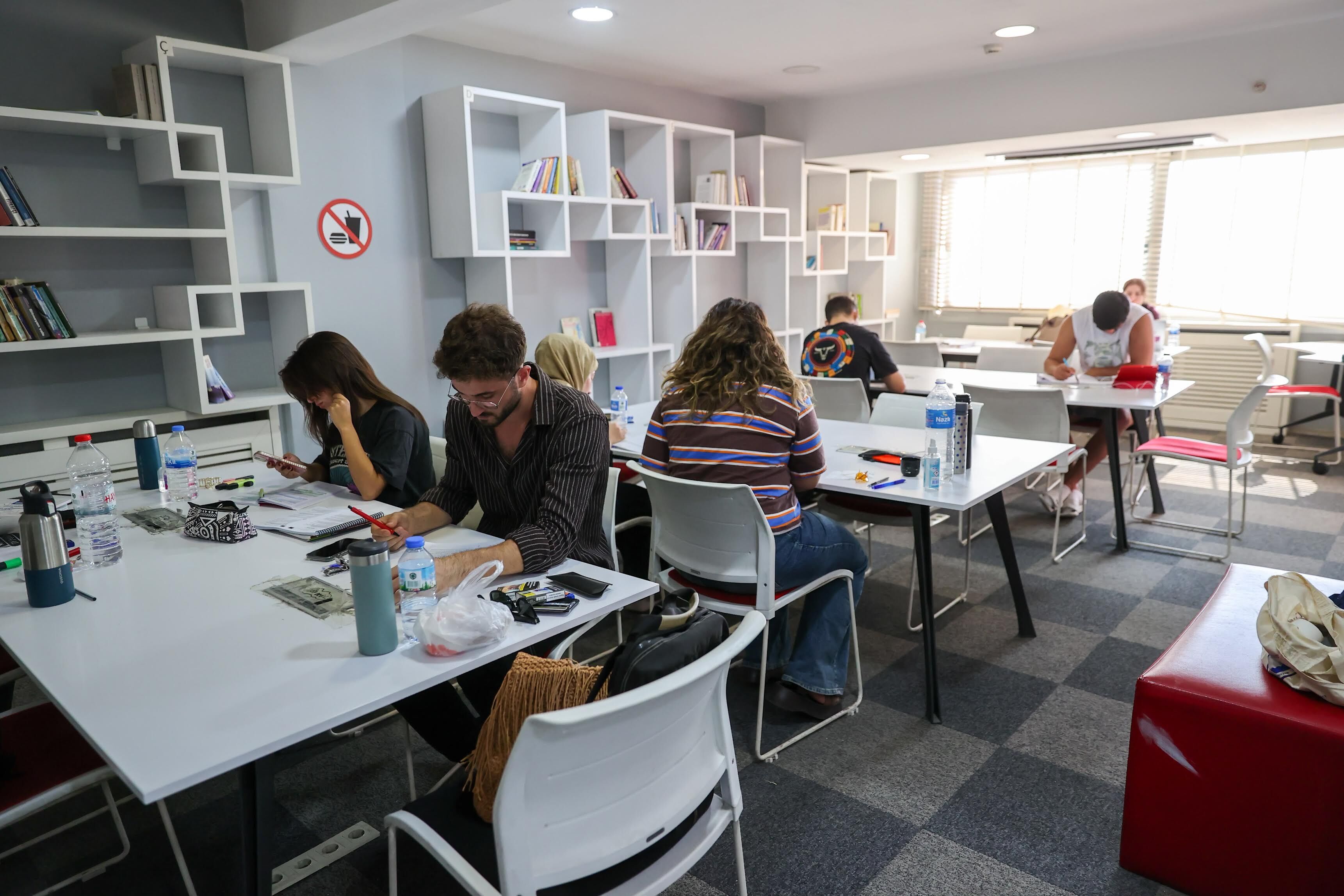 Buca’da üniversitelilere tam destek: Gençlik Merkezleri yeni döneme hazır