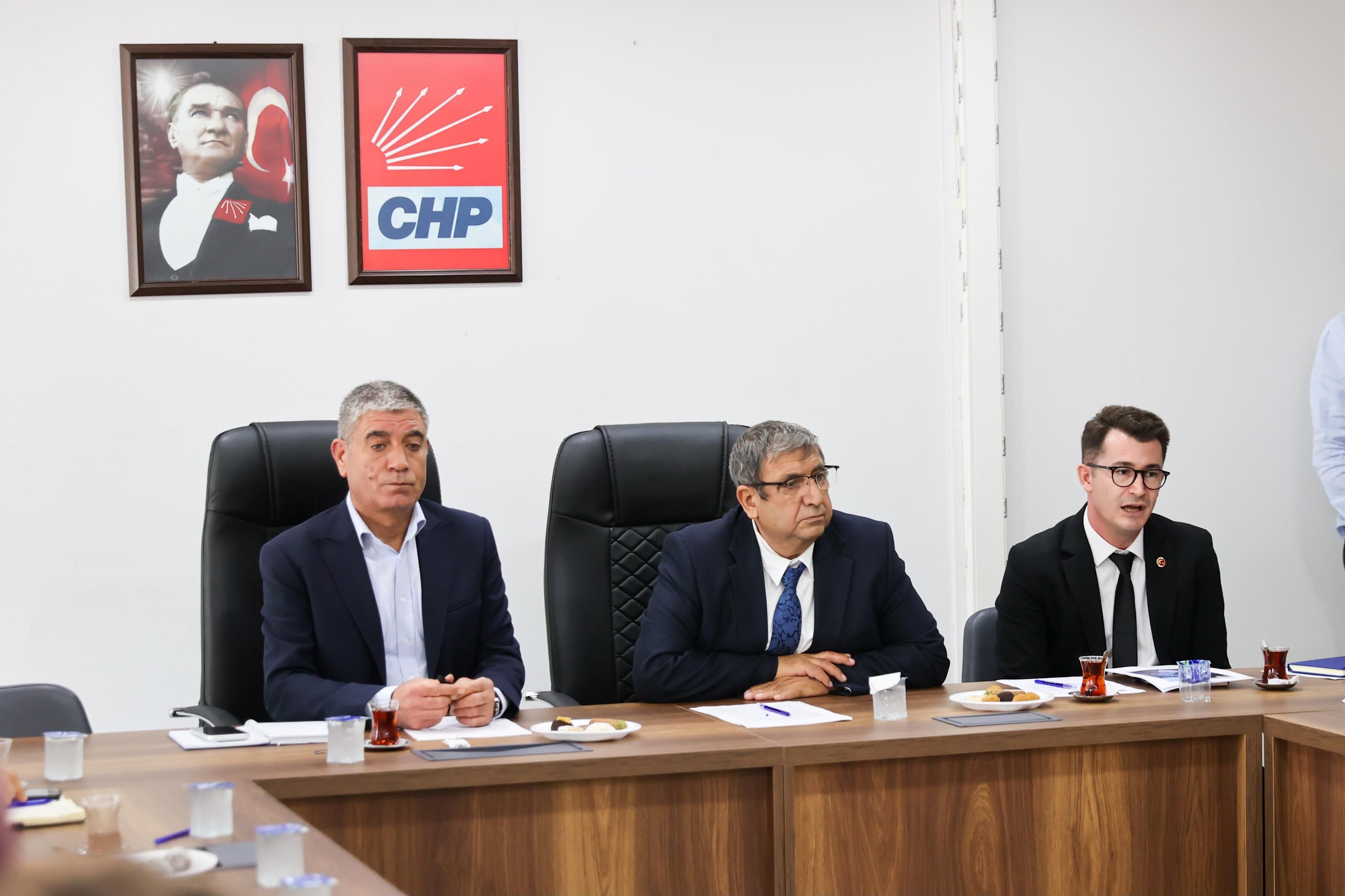 Buca’da ‘kaçak atık’ dayanışması: Çevreyi kirletenlere tolerans yok!