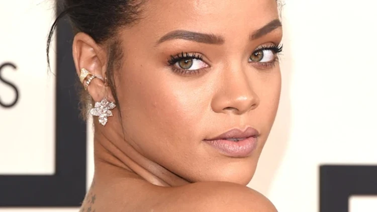Rihanna'nın kızı Rocki 1 yaşında! Annesinin kopyası gibi