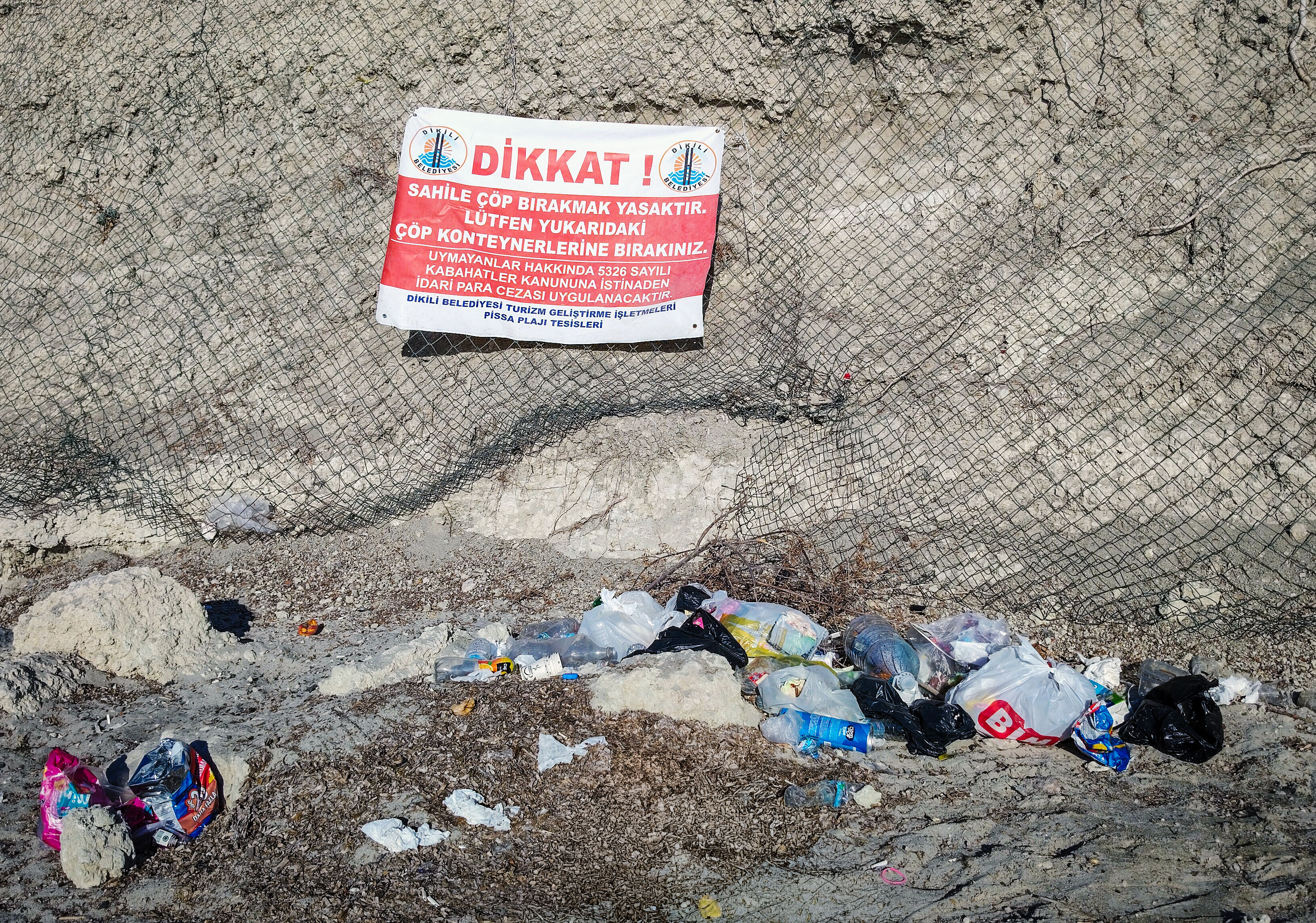 İzmir’de cennet koy çöplüğe döndü… ‘Pes’ dedirten manzara!-1