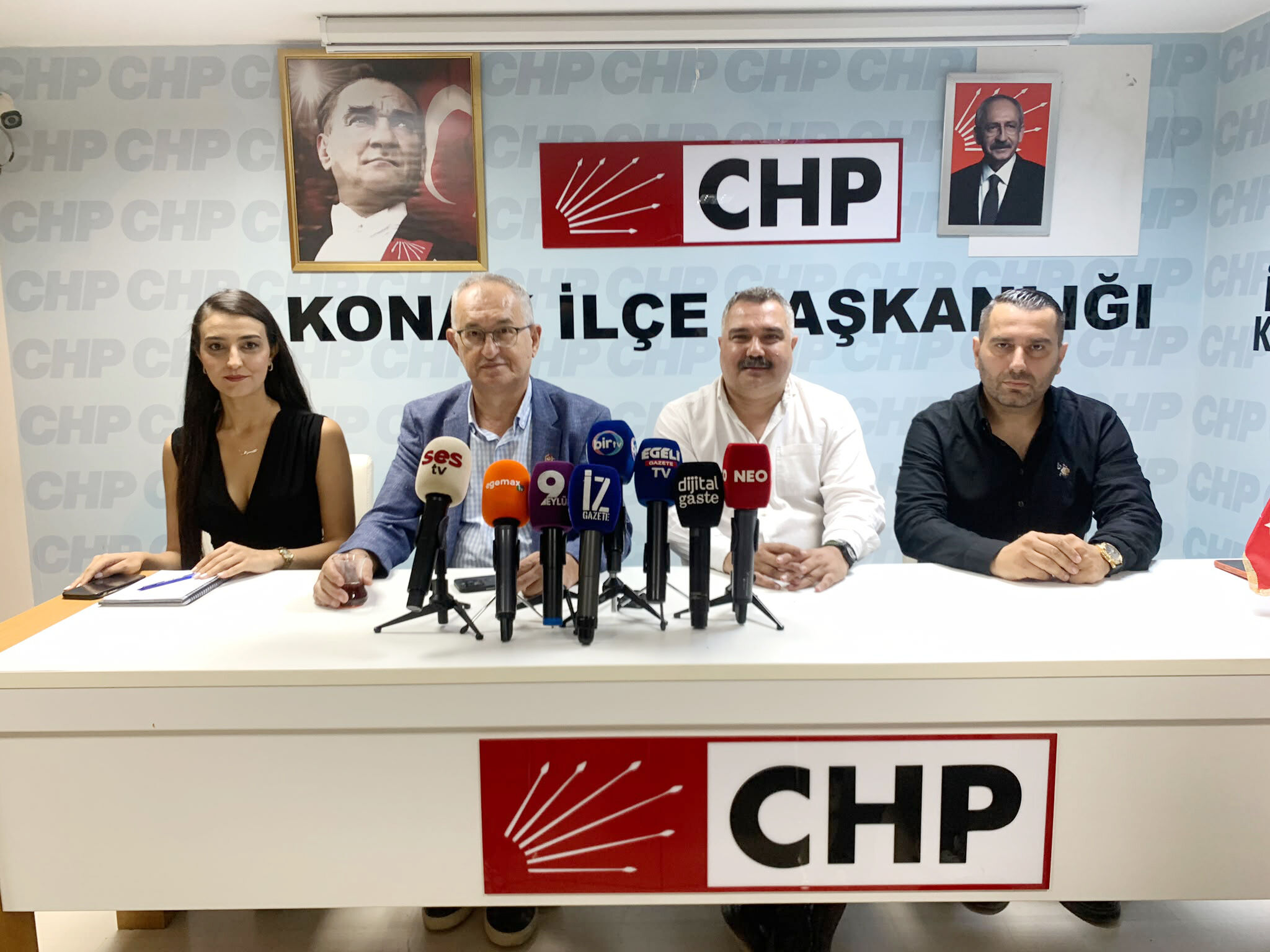 CHP Konak'tan ayrılıklara tepki: 6 ay sabredemediniz mi?