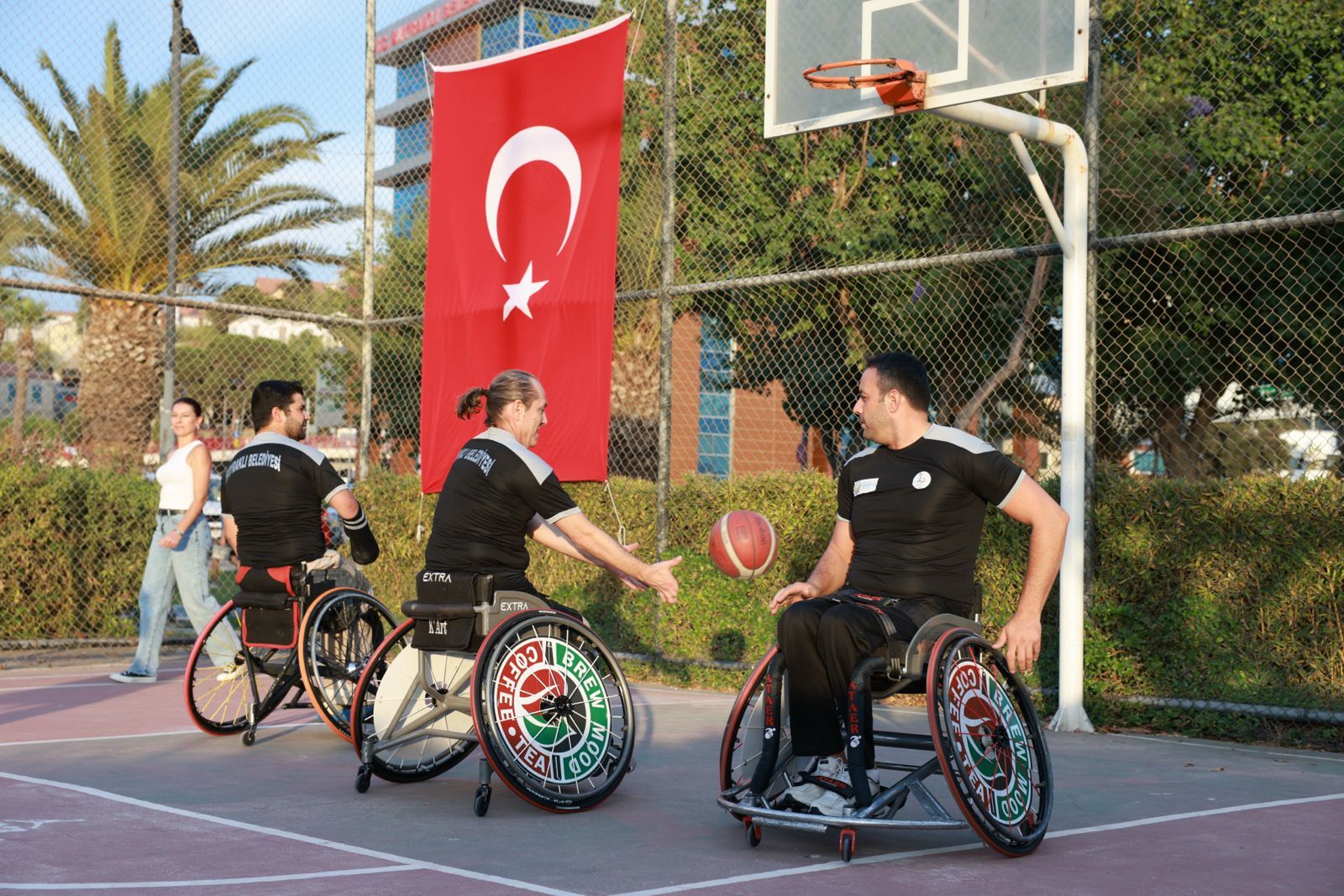 Bayraklı’da aktif yaşam coşkusu: Avrupa Hareketlilik Haftası’nda her yaştan yurttaş bir arada!