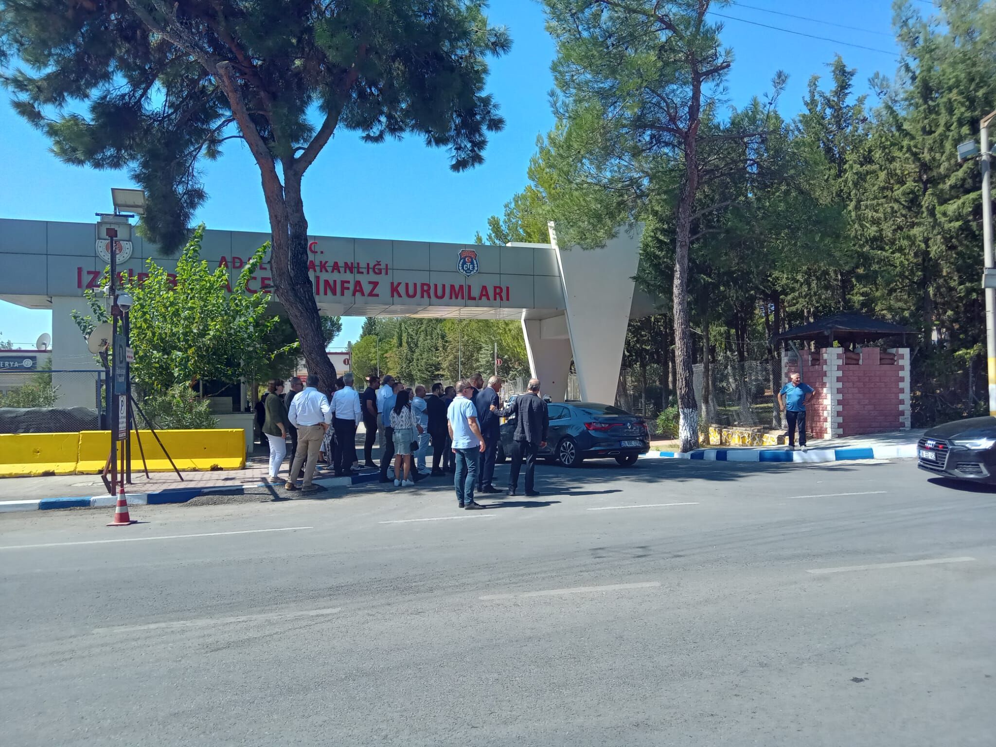 Kılıçdaroğlu ikinci güne Buca’dan başladı: Sosyal devlet sizin haklarınızı korumak zorunda!