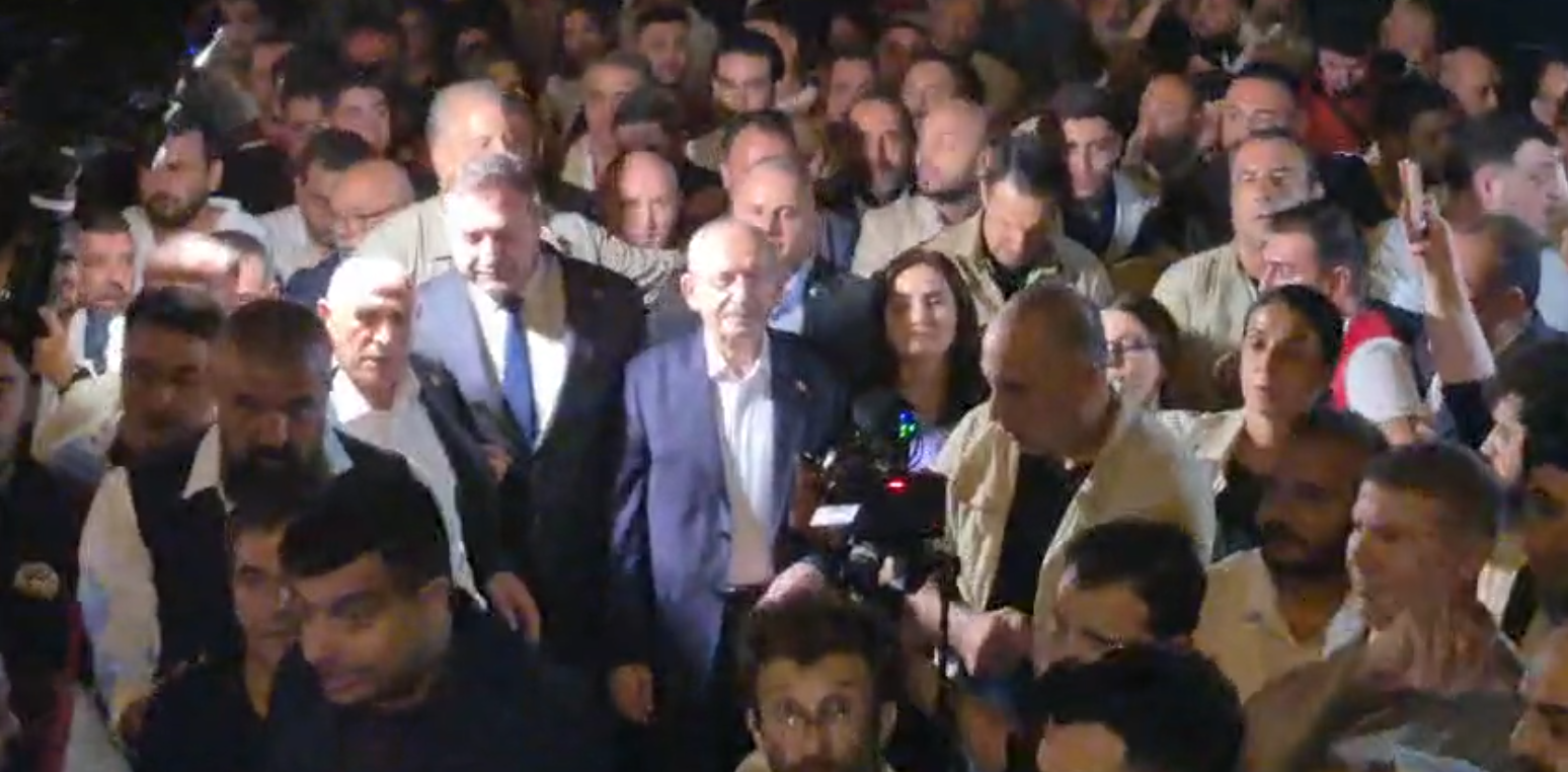 Kılıçdaroğlu Bostanlı'dan 'Halkın umudu' sloganlarıyla uğurlandı
