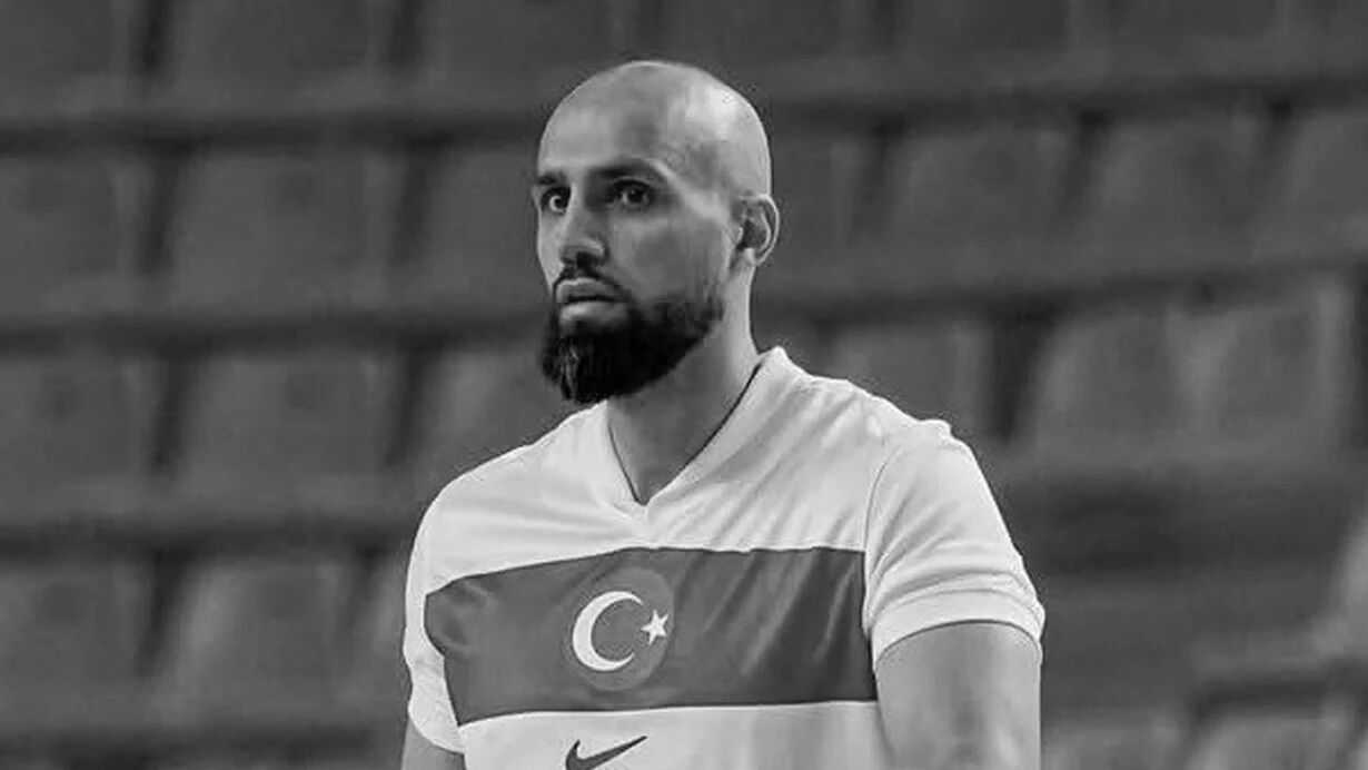 Milli oyuncu Adem Küçükkartal, hayatını kaybetti