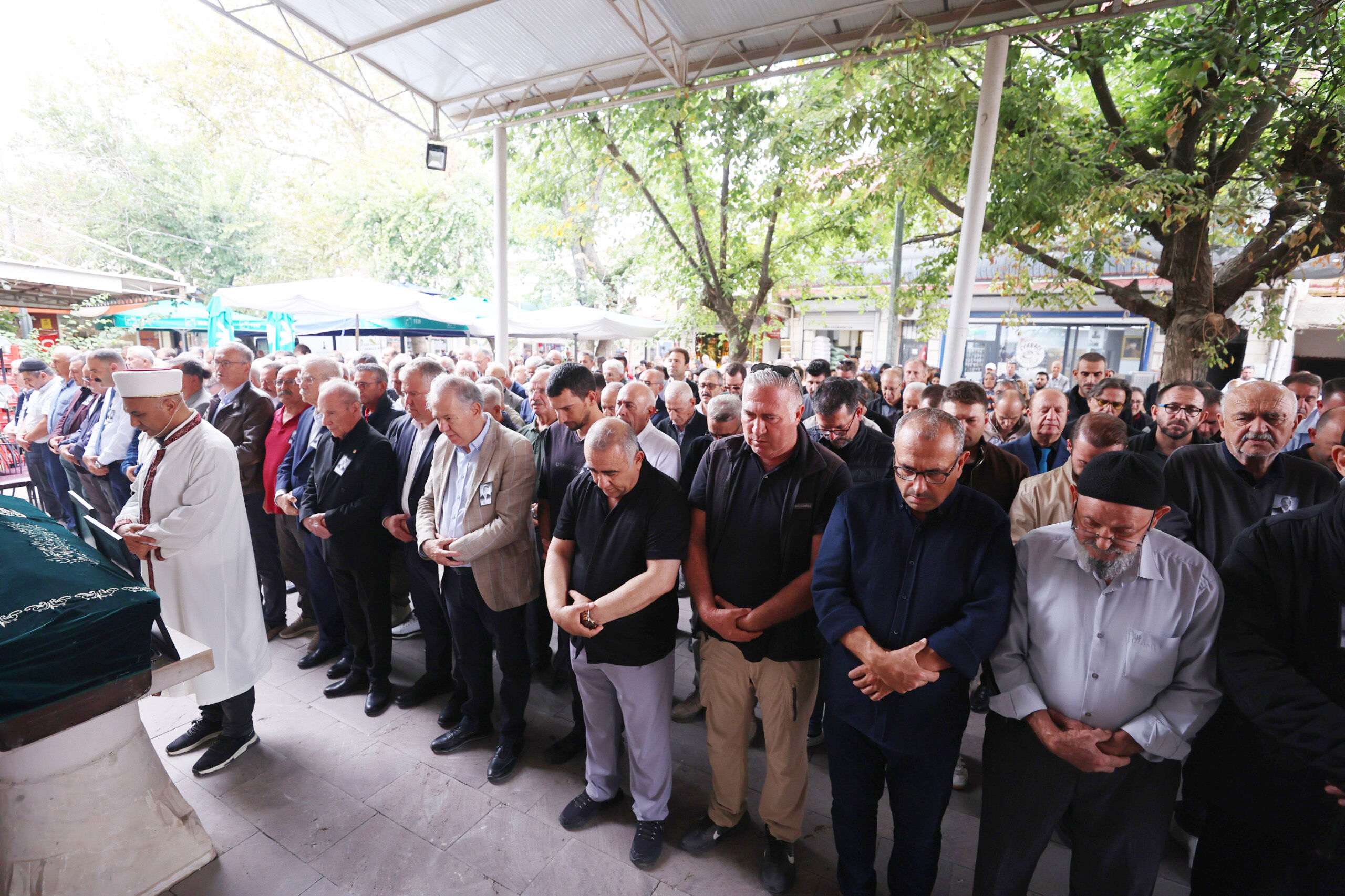 Gazeteci Ahmet Çipli, Urla’da son yolculuğuna uğurlandı