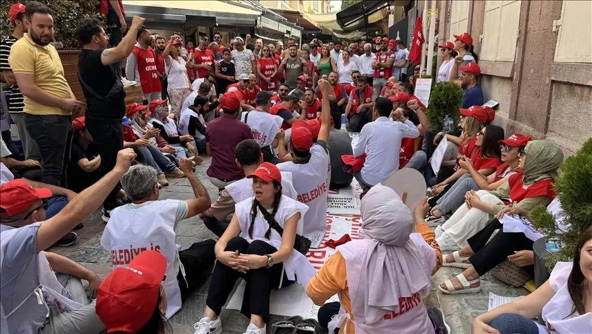İzmir Büyükşehir’de işe iade direnişi: İşveren ‘4 taksit’ dedi, işçiler reddetti