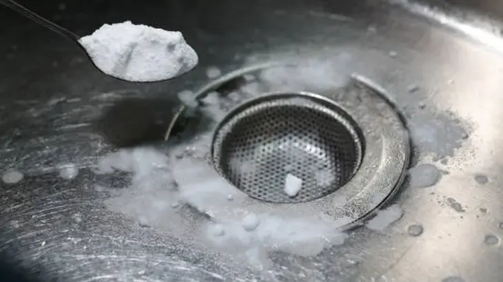 Mutfa ve banyodaki büyük sorun: Lavabo kokusu nasıl giderilir?