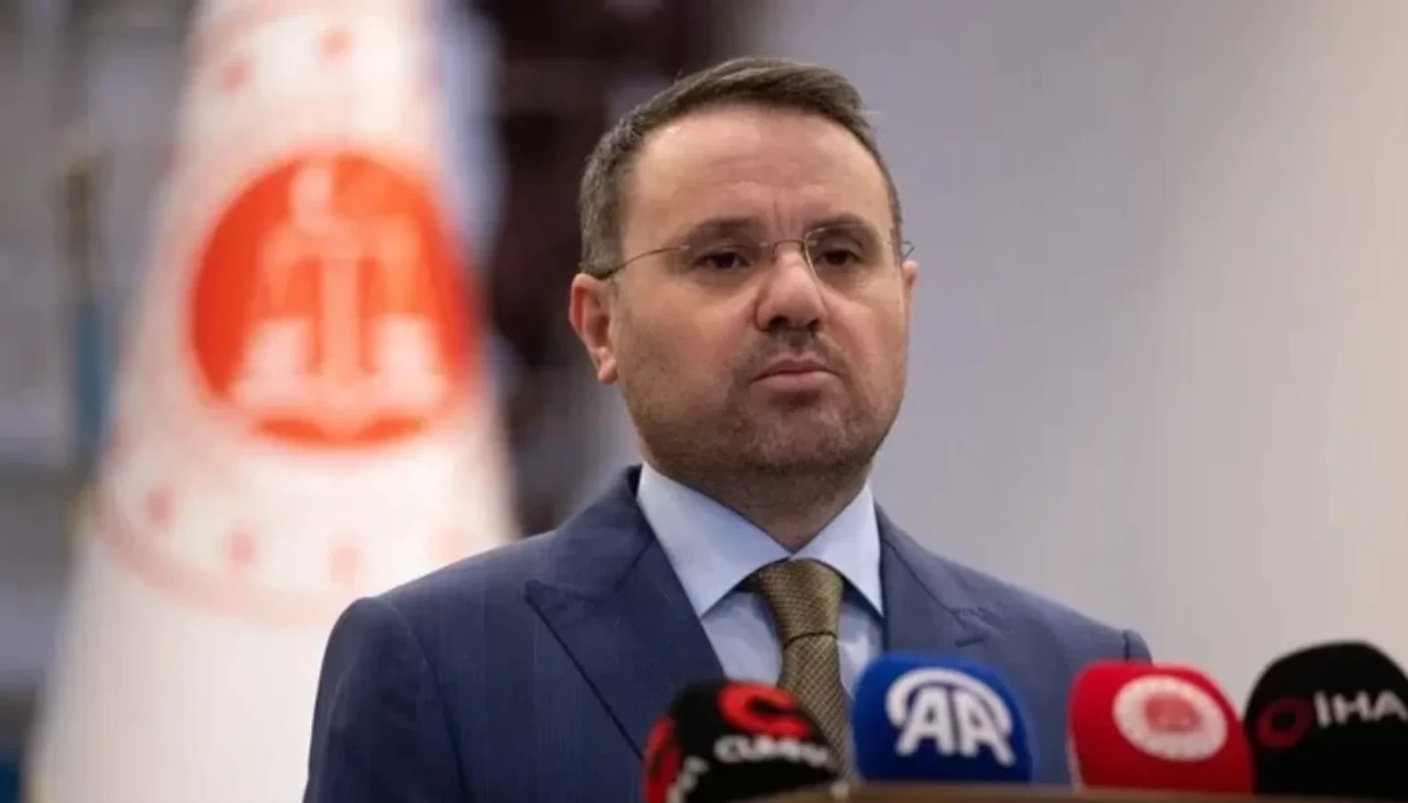 Bakan Gürlek: 2026 yılının ilk 9 ayında Türkiye’ye getirilen toplam kişi sayısı 294’e ulaştı
