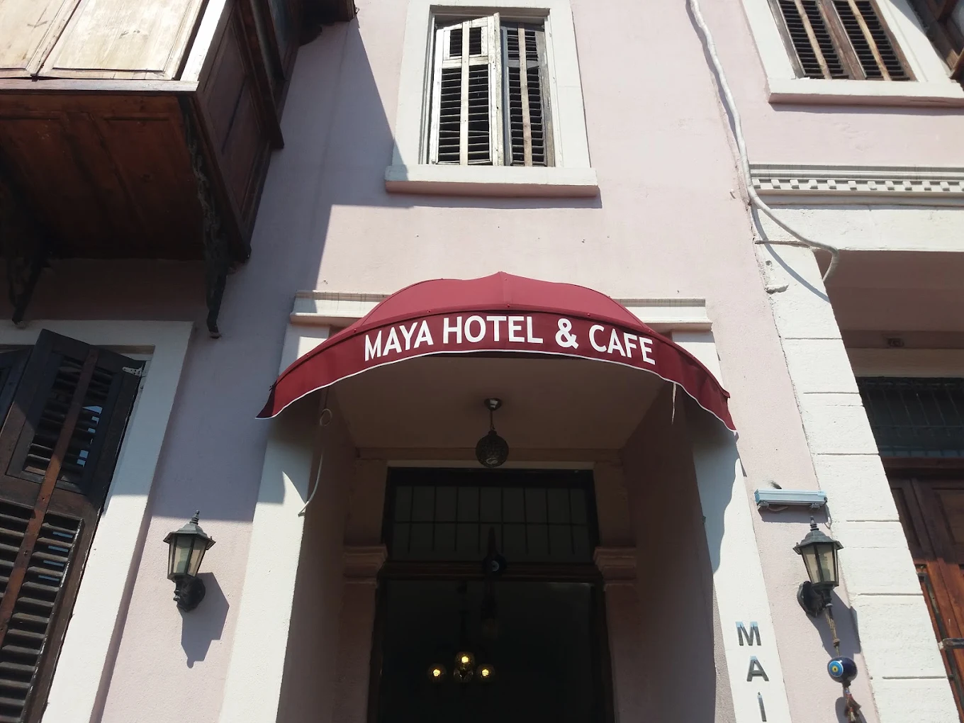 Alsancak’ta mahkemeden satılık otel