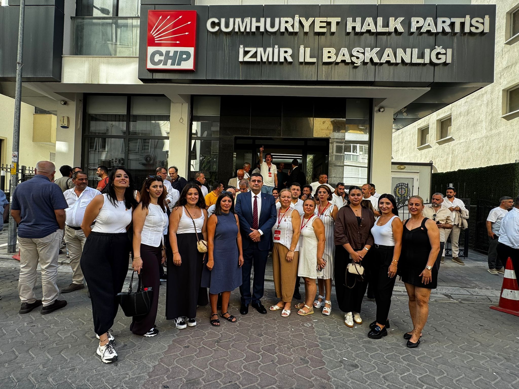 Onur Emrah Yıldız işten çıkarmıştı… Kılıçdaroğlu’nu karşılamaya geldiler