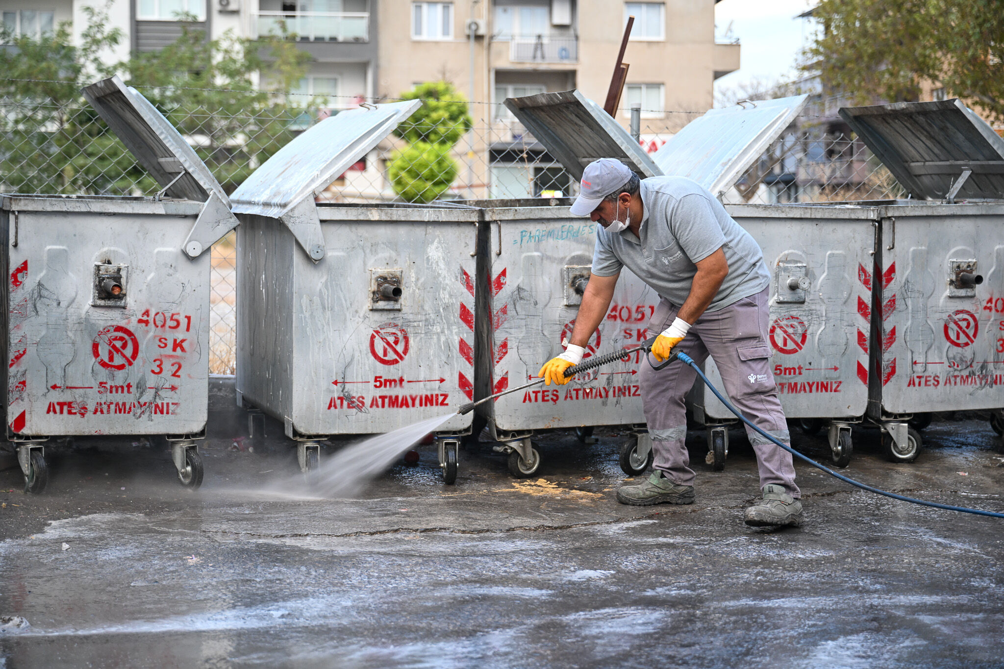 Temizlik Günü seferberliği: İzmir'deki en büyük kamusal operasyon Bornova'nın çöpünü toplamak!