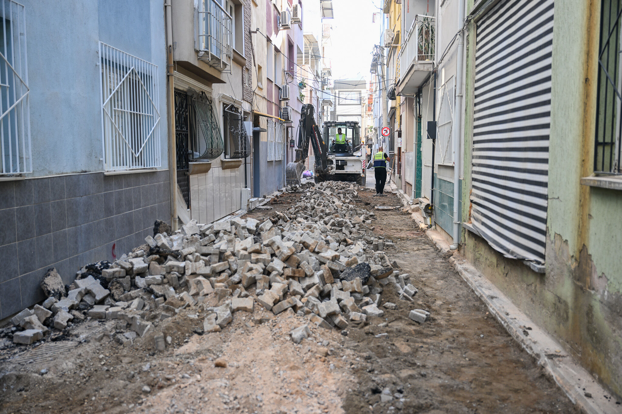 Başkan Eşki müjdeyi verdi... Çamdibi sokakları asfaltlanacak