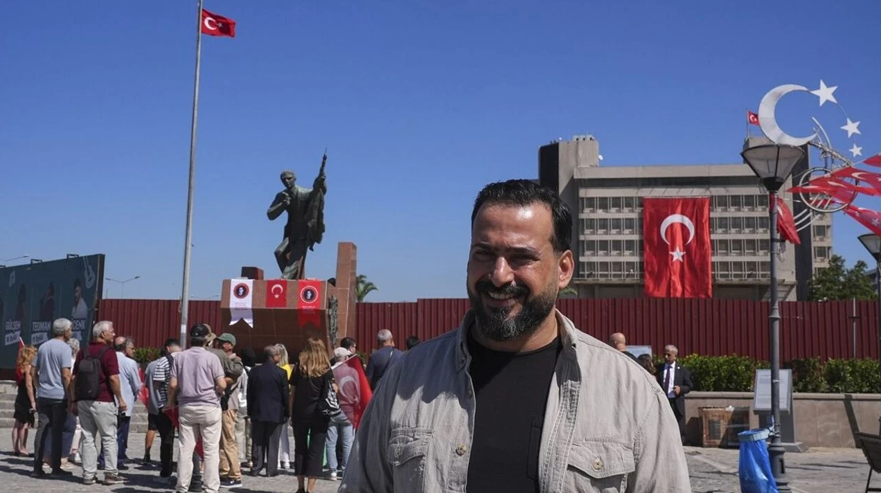 Bush’a ayakkabı fırlatmıştı: Muntazar ez-Zeydi İzmir'de Hasan Tahsin anmasına katıldı