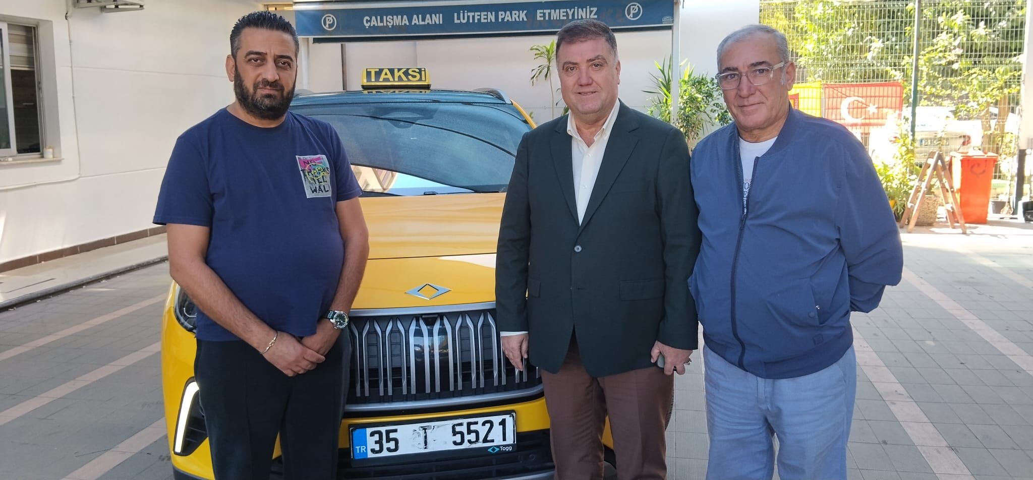 İzmir’de ilk… Sarı TOGG yollarda