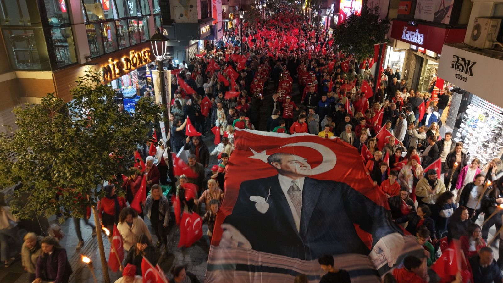 Karşıyaka Cumhuriyet aşkıyla tek yürek!-1