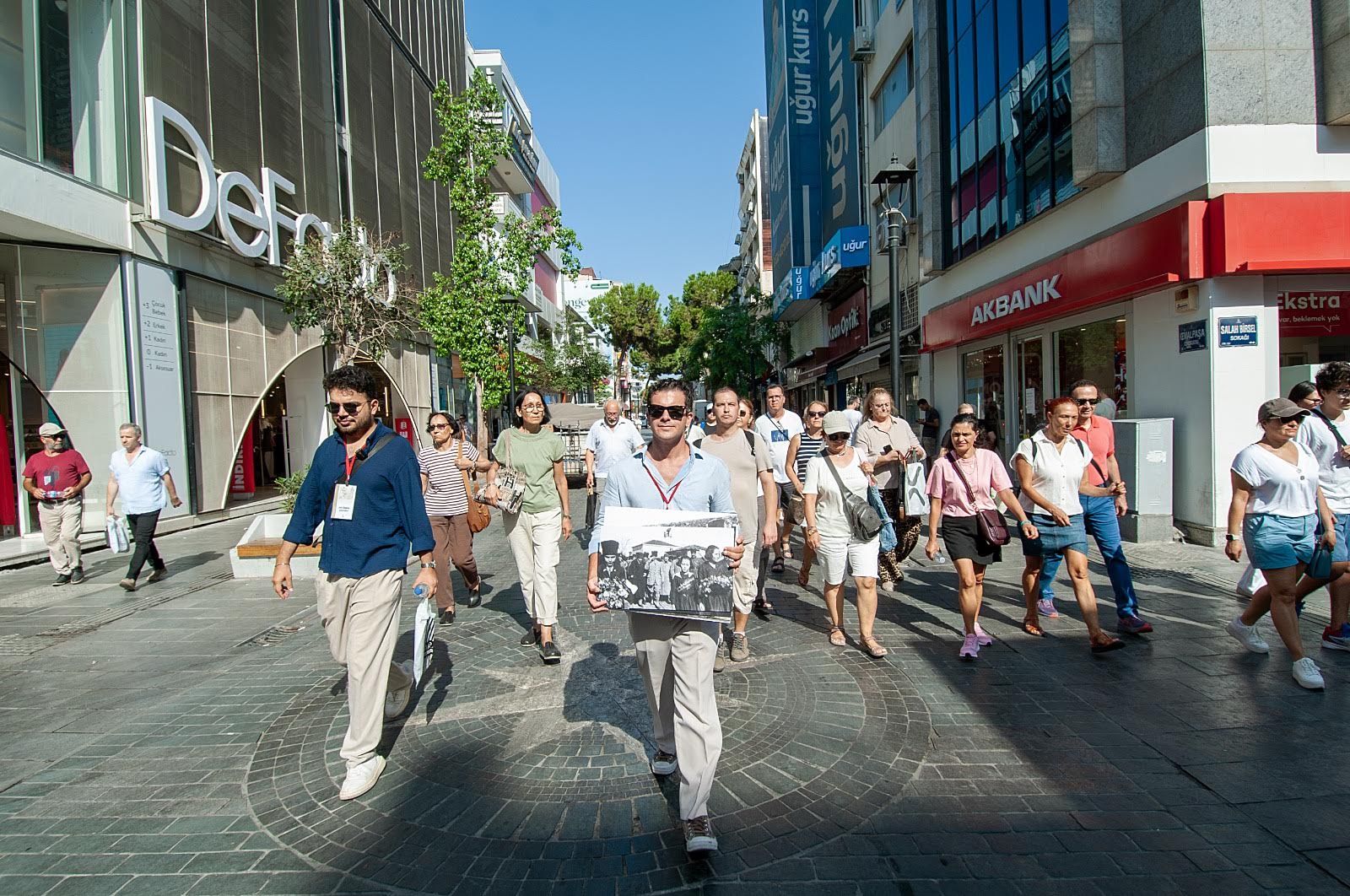 Karşıyaka’da kültür gezileri sürüyor: Atatürk’ün izinde tarihe yolculuk