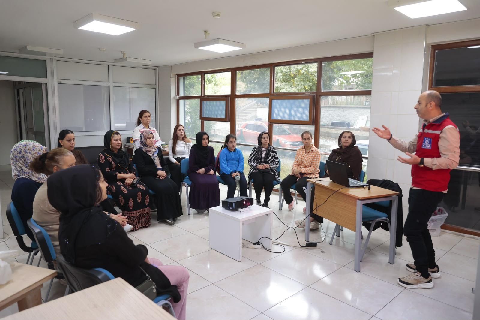 Konak afetlere hazır: Farkındalık eğitimleri devam ediyor
