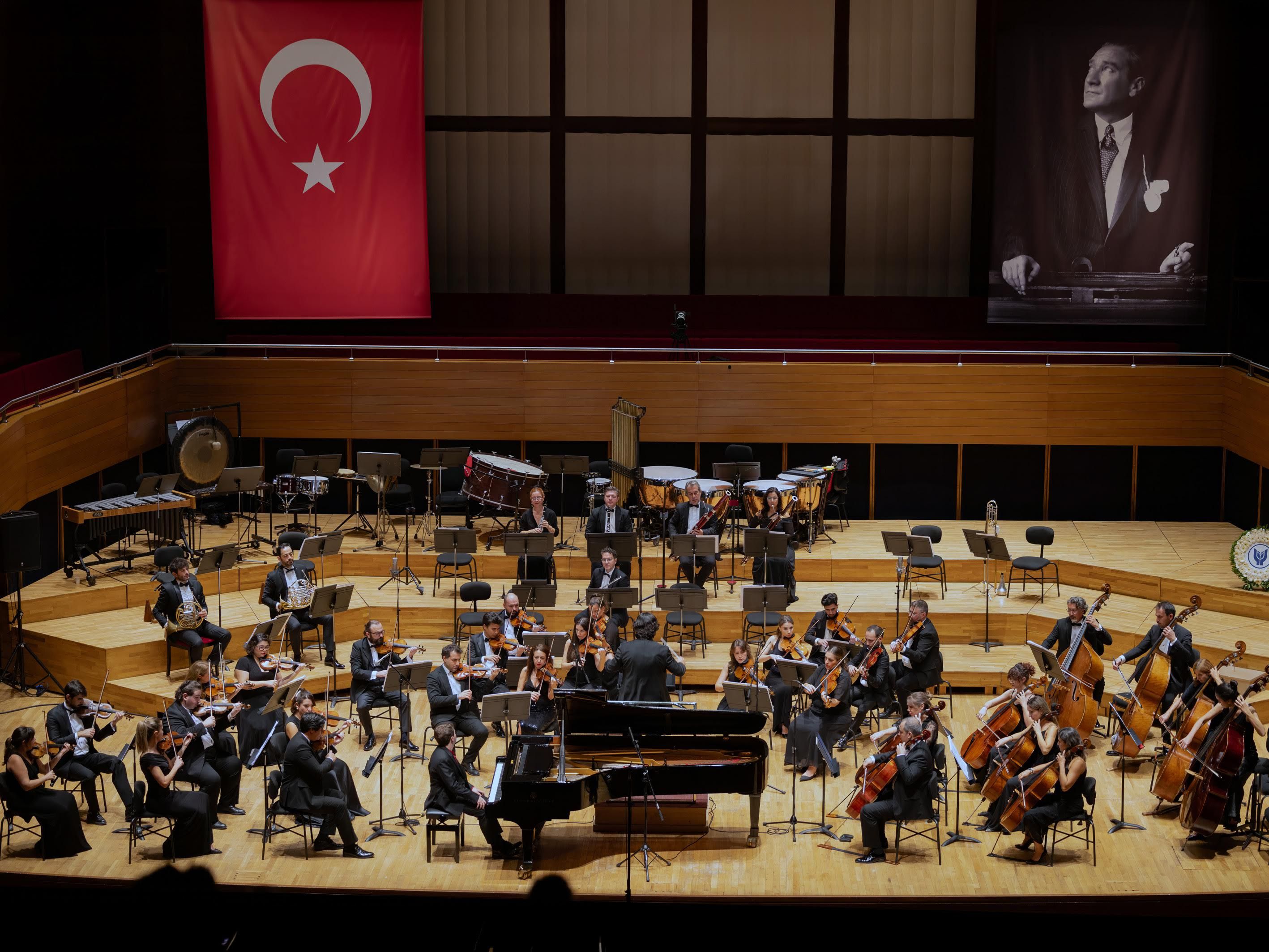 Yaşar Üniversitesi’nde müzik ziyafeti: Akademik yıla Bernardo Santos ile ‘merhaba’