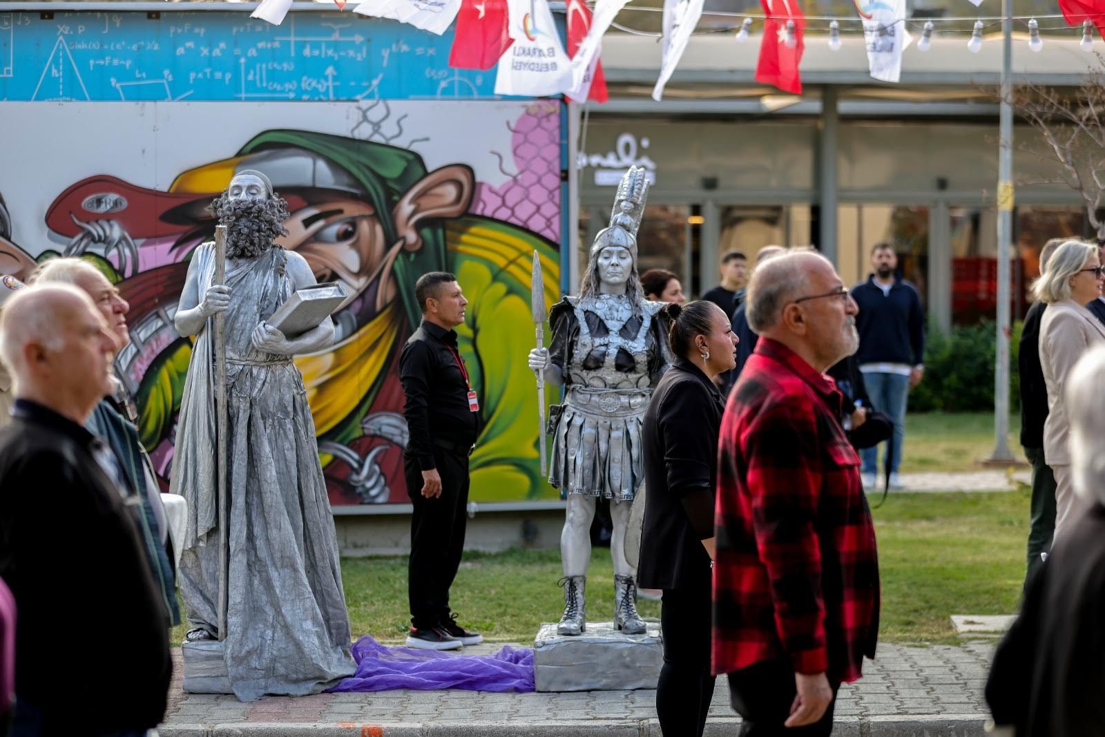 Bayraklı’da festival coşkusu: Homeros’un izinde edebiyat buluşması